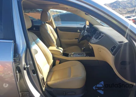 2009 Hyundai Genesis 4.6 из США, поврежденный, VIN KMHGC46F29U047119